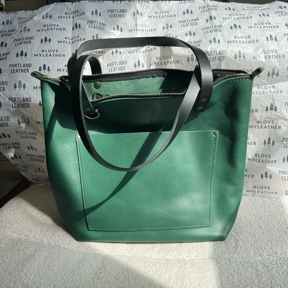 Portland Leather Medium Zipper Tote Bag OG ARUBA - Picture 7 of 13